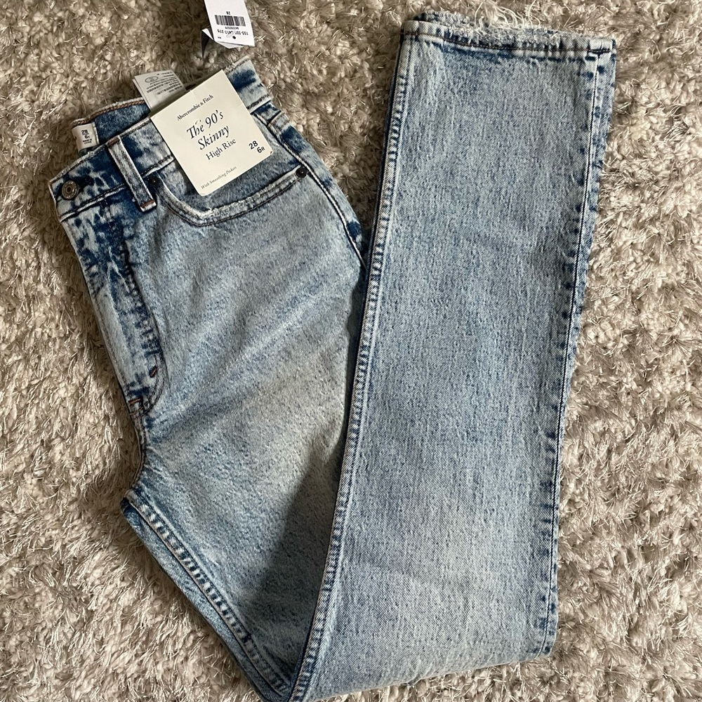 A&F 90’s skinny high rise - Picture 5 of 6